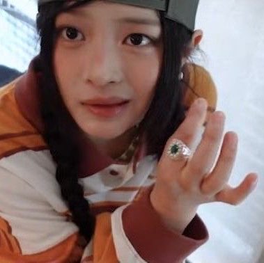 minnim57's tweet photo. 어이 뉴나 시간잇스쉐여?                아껴쓰셔요 https://t.co/tTzuvFp8EA
