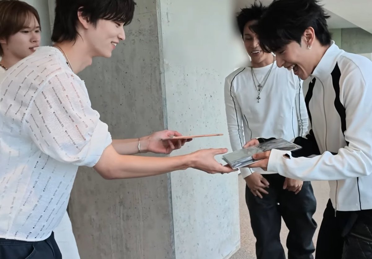 jddforlife's tweet photo. ANG CUTE NG MOMENT NA ‘TO PLS HUHU https://t.co/luPMEejs5b