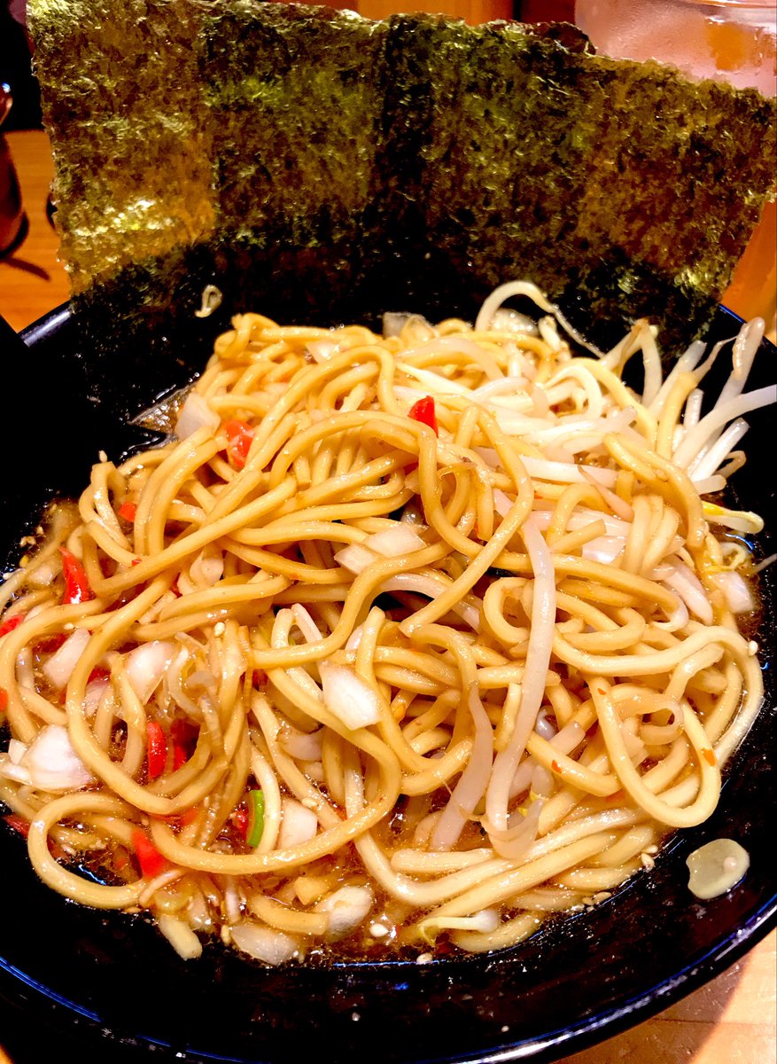 FuckiJoo's tweet photo. 横浜家系ラーメン 横横家 仙台店

家系ラーメンかため、こいめ、おおめの天地返しで〆ます！
脳天にガツンとくるしょっぱさは久しぶりです！
ごちそうさまでした！ https://t.co/d98b18EU6i