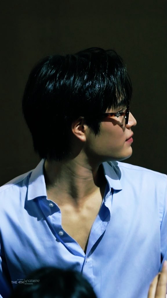 naksirkalian's tweet photo. #geminifourth au  𝓚𝓘𝓢𝓢,𝓷 #5 

In my darkest sky, you are the brightest star, drawing in my soul—lifeless and forsaken. Yet within the orbit you traced, my gravity slowly erodes your own warmth.