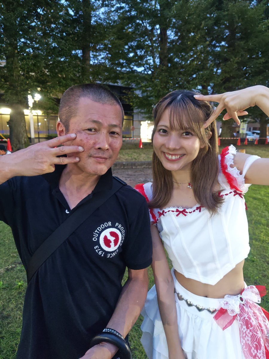 akiyoshi134's tweet photo. 今日、八街市の餃子からあげ祭にいったらAmphoriaと言うグループが元スリジエメンバーと言う事で拝見|*・ω・)チラッ
歌も踊りも流石!って感じでした😳❗️
初めましてしに行ったらだいすけさんからユニットチェキ券の誕プレいただいちゃいました🎁✨️
#八街市 #餃子からあげ祭
#Amphoria #中丸葵 https://t.co/isTc5KJTRf