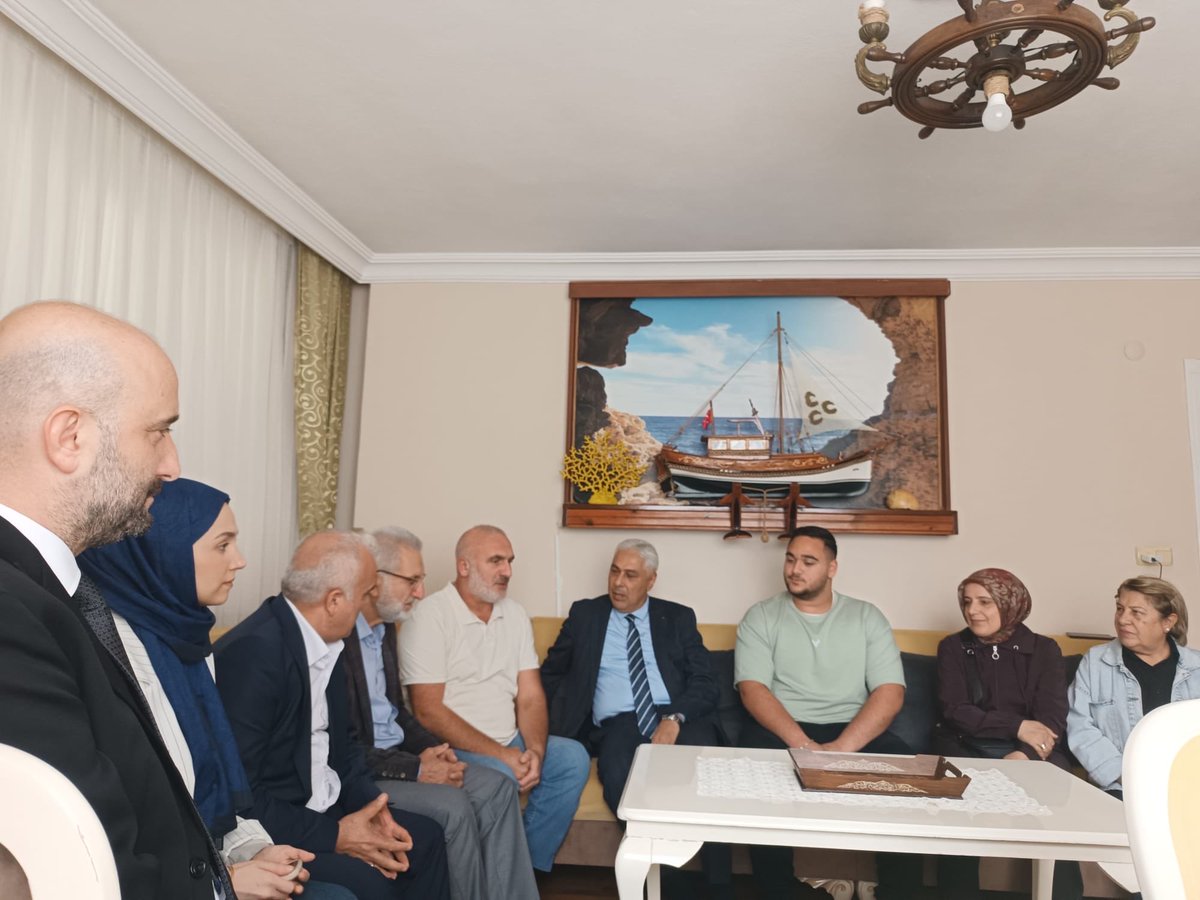 BarisOzerol's tweet photo. 📍 Ümraniye

15 Temmuz gazimiz Engin Demir’i ziyaret ederek kendisiyle bir araya geldik, Cumhurbaşkanımız Sayın Recep Tayyip Erdoğan’ın selamlarını ilettik.

Vatanımız ve milletimiz uğruna gösterdiği fedakârlık için kendisine şükranlarımızı sunuyor, sağlıklı ve huzurlu bir ömür diliyoruz.

#TürkiyeYüzyılıBuluşmaları