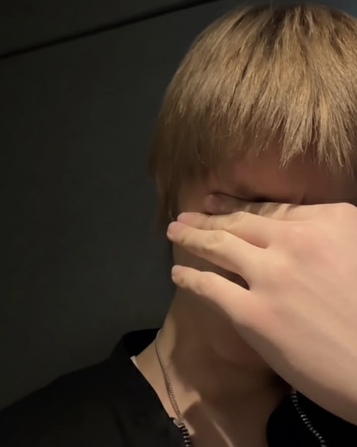 Wbenddkfl1's tweet photo. 더도 말고 딱 한 번..
진짜 한 번만 너 울려보고 싶다
정말 다른 애들보다 울 때 희열감 느껴질 거 같아
뭔가 더 느껴지고
뭔가 더 심장이 나댈 거 같아.... ㅜㅜ https://t.co/rfcMDzHTKF