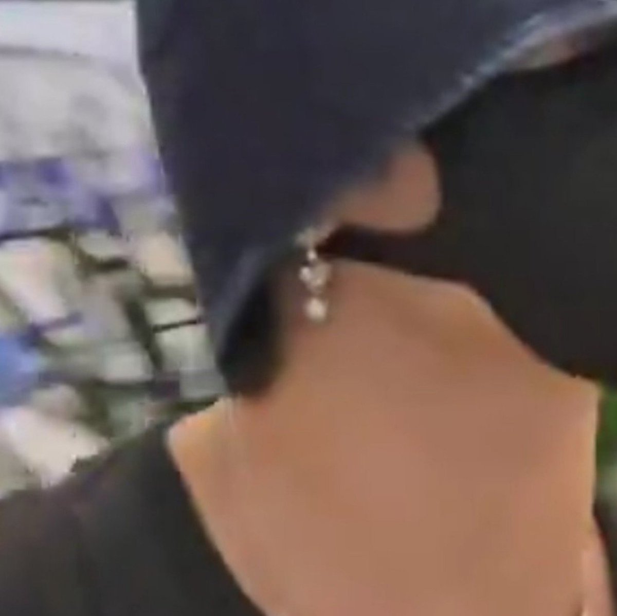 vkyapper's tweet photo. pretty boy is wearing jewelry and his earrings are heart shaped omg 😭 https://t.co/a4VRrn0Wyg