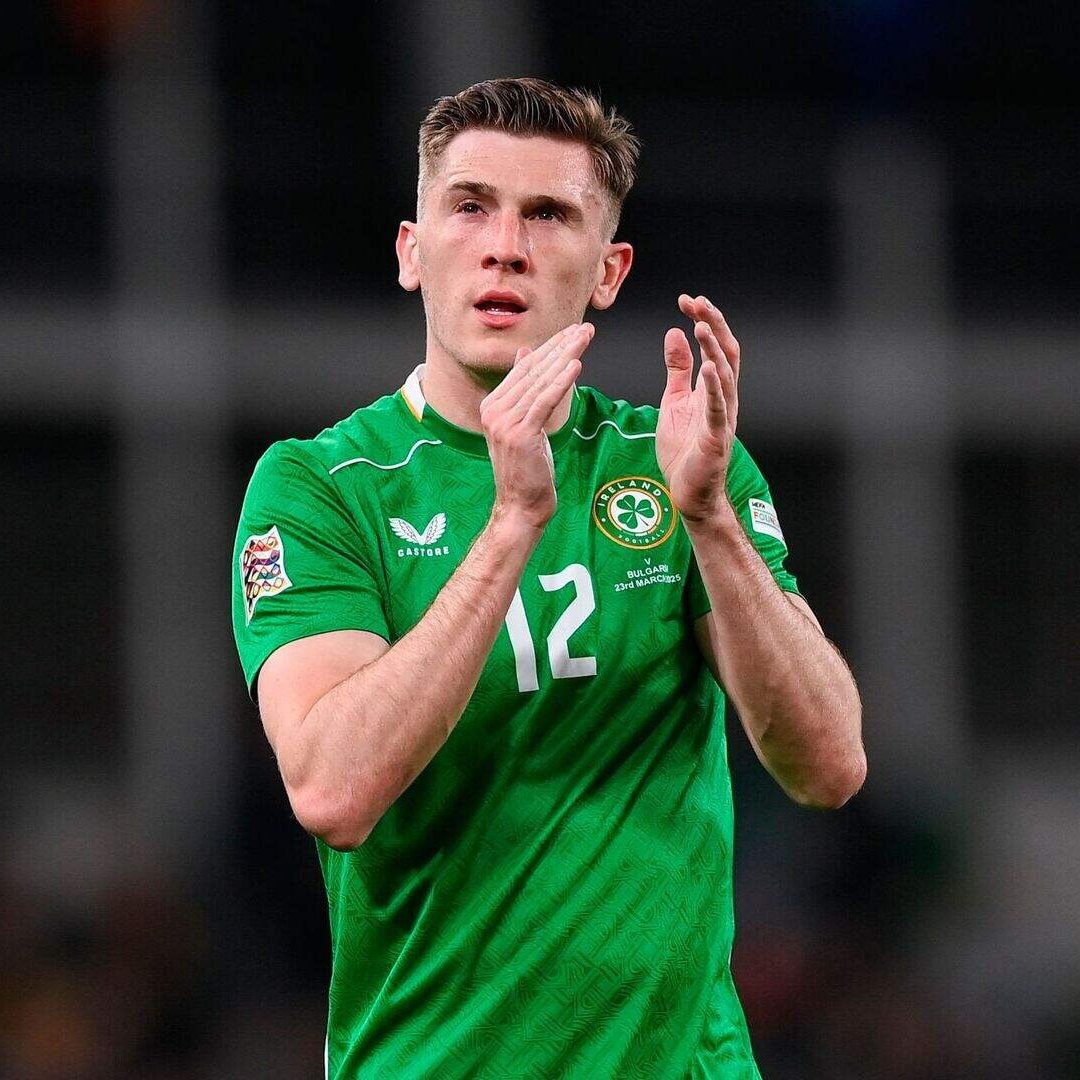TouchlineX's tweet photo. 🚨 𝗕𝗥𝗘𝗔𝗞𝗜𝗡𝗚: Ireland have registered a DEFENDER (Jimmy Dunne) as their goalkeeper for tonight’s match against Israel.

Ireland's goalkeeper Gavin Bazunu has REFUSED to participate in the match, saying his decision is based on his belief that “the killing of innocent people is wrong” and that his stance is against “the atrocities in the region”, not the Israeli people or Jewish community.

QPR defender Jimmy Dunne has therefore officially been listed as Ireland’s THIRD goalkeeper for tonight.