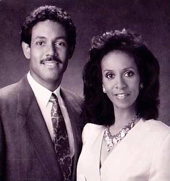 RayceenHRH's tweet photo. The world of music and radio has lost another light!! We speak your name #AngelaStribling, may you rest in peace and power!!🙏🏻🙏🏻🙏🏻 https://t.co/oQLnsYi0oj