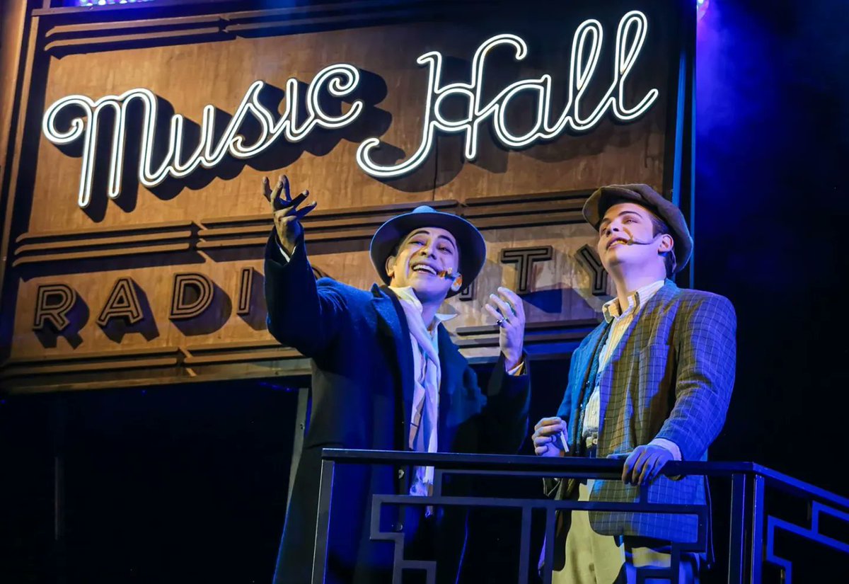 INDEPENDIENTEgc's tweet photo. "#ELPAÍS" @elpaisuy  ; "#MONTEVIDEO"; "#URUGUAY") "Cuando Frank conoció a Carlitos": así es el musical que imagina un encuentro entre #Sinatra y #Gardel. / @olajad https://t.co/zjIsp0jM74 https://t.co/mlnKSunRQH