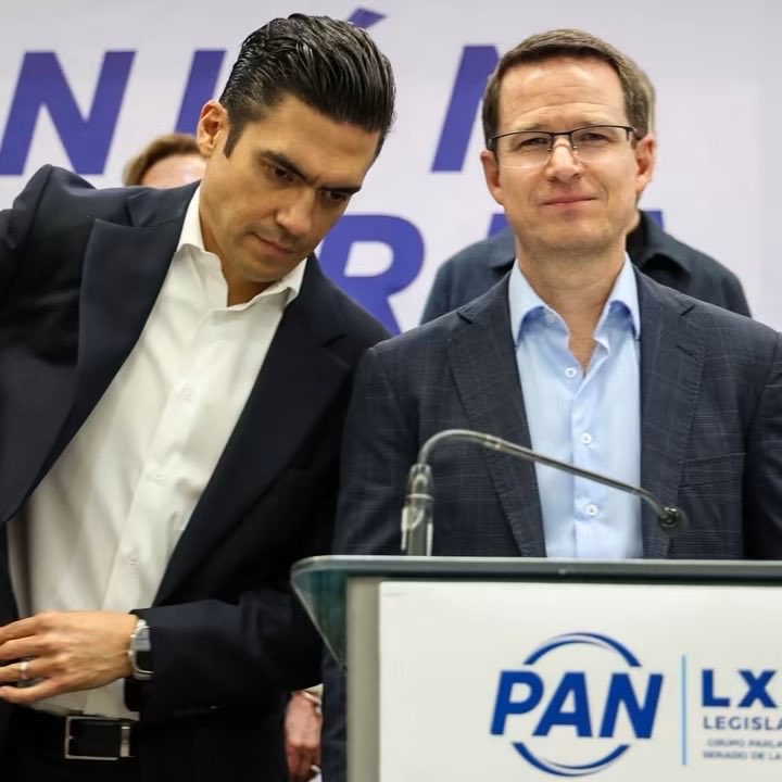 BarrancoAnaya's tweet photo. "Fox, Romero, Anaya, 'Alito' no tienen más proyecto que frenar a la 4T, pero no tienen ideas ni proyecto que ofrecerle al pueblo de México, un pueblo al que desprecian y pretenden someter de nuevo": 🤨💥Epigmenio Ibarra https://t.co/Yh5Fd5Wq66