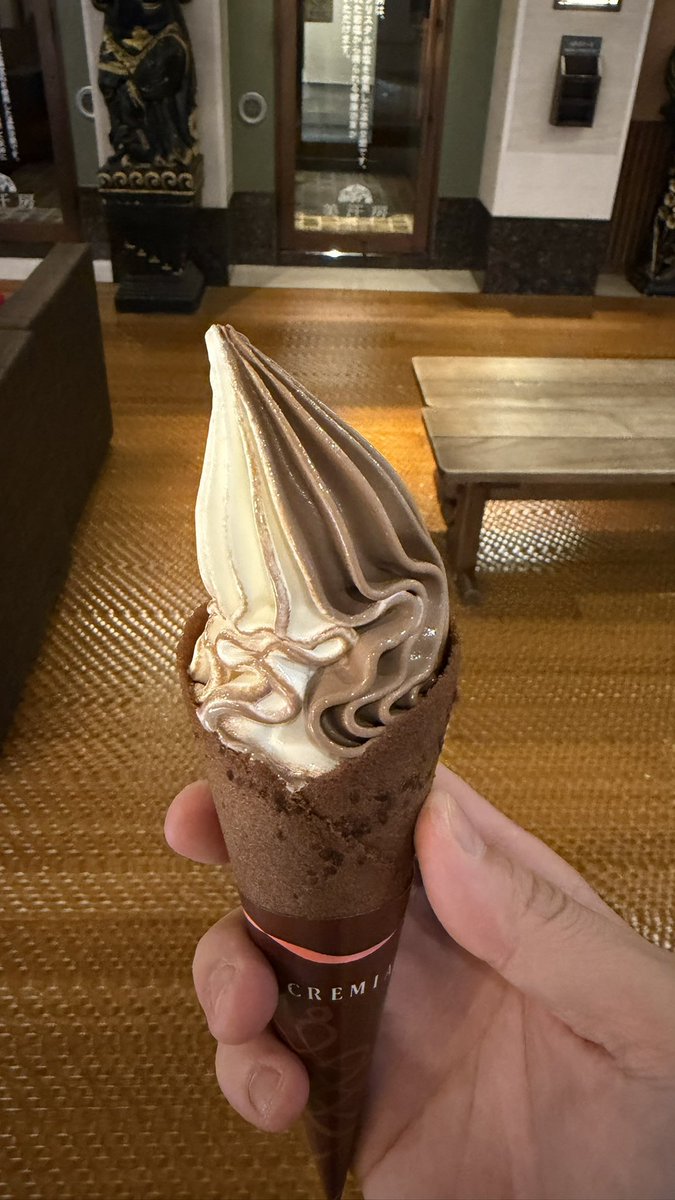 saunakingkosuke's tweet photo. 私こう見えて（って、どう見えてるかしらんけど）甘党男子、、、いや、失礼💦甘党おじなので、サウナの後はこういうの食べたくなるのよね（笑）
#サウナ #サウナー #サウナイキタイ #サ活 #甘党 https://t.co/osJ1UHhMev