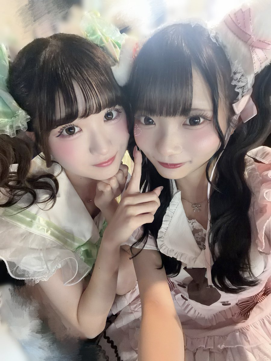 nanane_choutte_'s tweet photo. じゃーん！
夏目坂46さんのくるみさんとお写真とらせていただきました😭♡
いつも遠くからかわいいってずっと見てて、推しカメもたくさん見てて、話しかけて下さり夢かと思いました😭
顔もパフォーマンスも大好きです😍
4年生キャンセルでお願いします😭 https://t.co/6vkTpW44qN