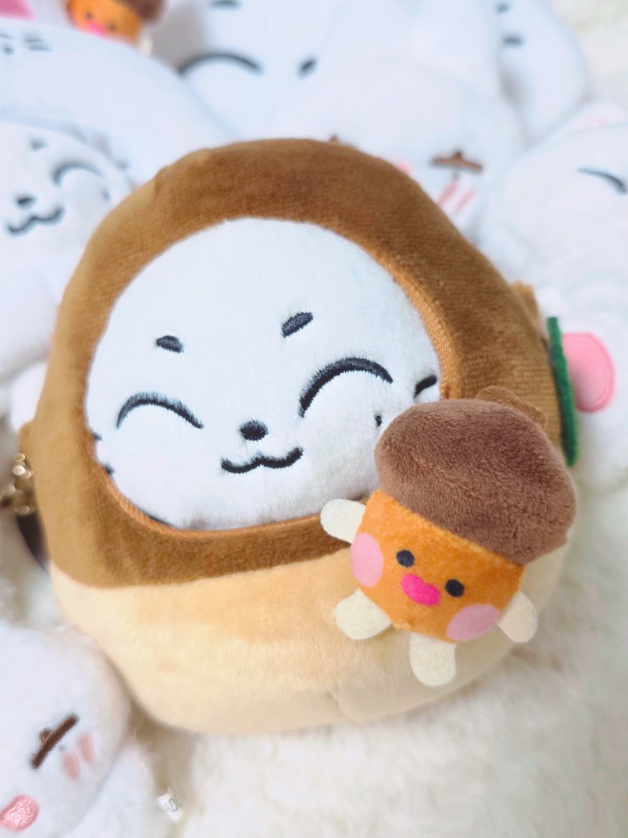 msundeayy's tweet photo. 키슈 이렇게 귀 가리면 ㅈㄴ웃기고 귀엽게생김 🤣🤣🤣🤣 https://t.co/GjR48VKPgH