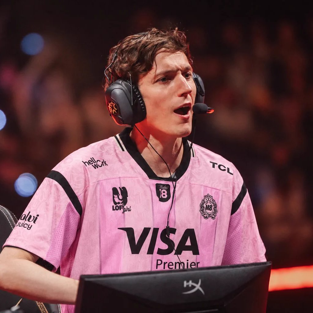 ItsIno_'s tweet photo. Encore une journée à 100% de Pick'Ems, on est parti pour discuter de tout ça :
▫️ FUT et 100T qui gagnent leur match
▫️ Mercato de Fnatic &amp; M8 finalisé ?
▫️ À quoi ressemblera le Top team EMEA 2027 ?

➡️ https://t.co/ScQirxyQuT https://t.co/75qii2P2ge