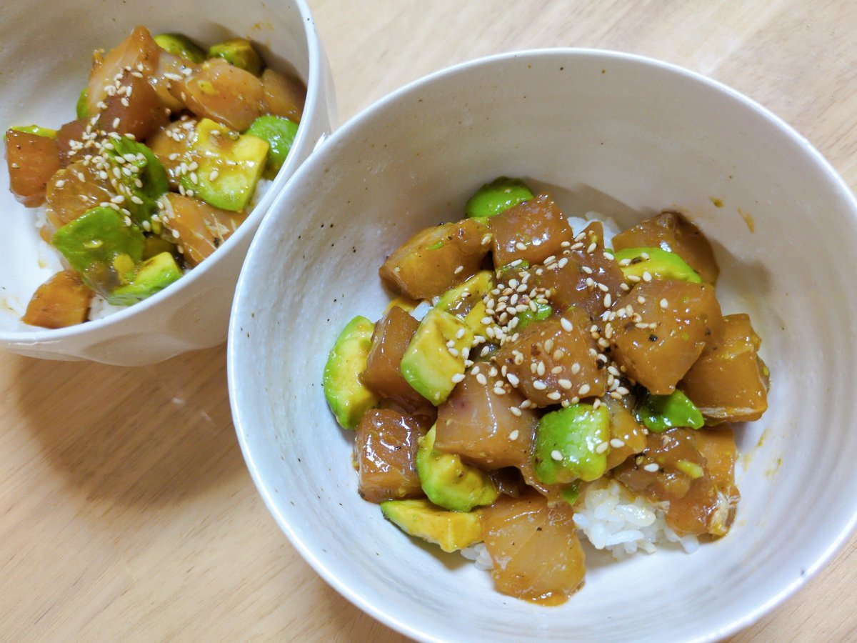 yurimarustar's tweet photo. 今日の晩ご飯😋

☆ポキ丼
☆豚肉豆腐

久しぶりにふたりごはん。
びんながまぐろとアボカドがあったので、次女がポキ丼にしてくれた。
ようやく食欲も戻ってきたかな？ https://t.co/ApQPgDy6H1
