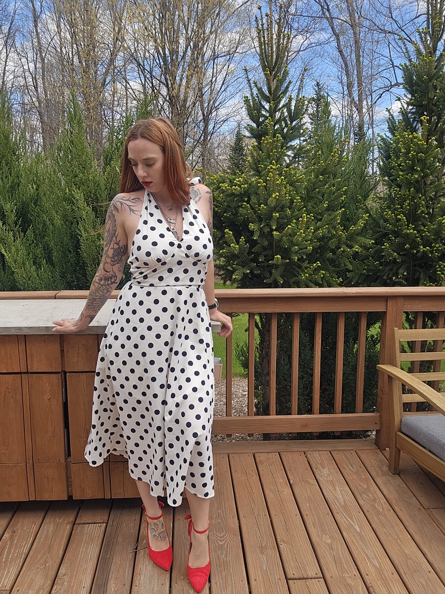 thereal_delilah's tweet photo. You should see what's under this dress https://t.co/7DIaBBTujt