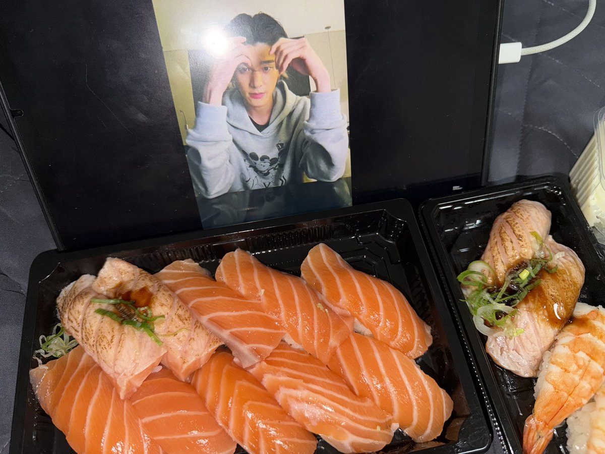 3zlcr's tweet photo. 큼큼 https://t.co/ulCUnEKpff