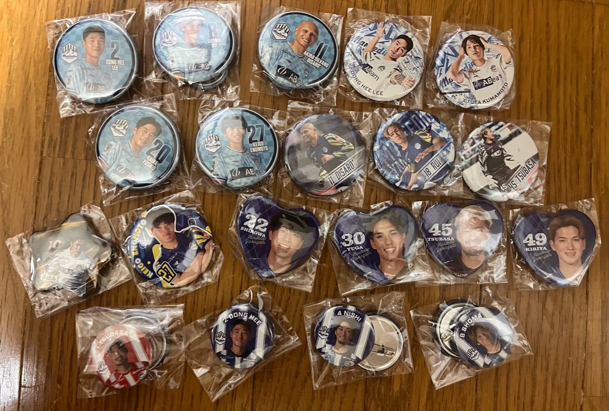 hide30410427783's tweet photo. こちらのガチャで欲しい方いましたら買取り可能です😆
幼少期バッジの8は同バッジの10と交換希望です。
気軽にご連絡ください😆🙇
#モンテディオ山形ガチャ #モンテディオ山形 https://t.co/XzCZgLr0ZP