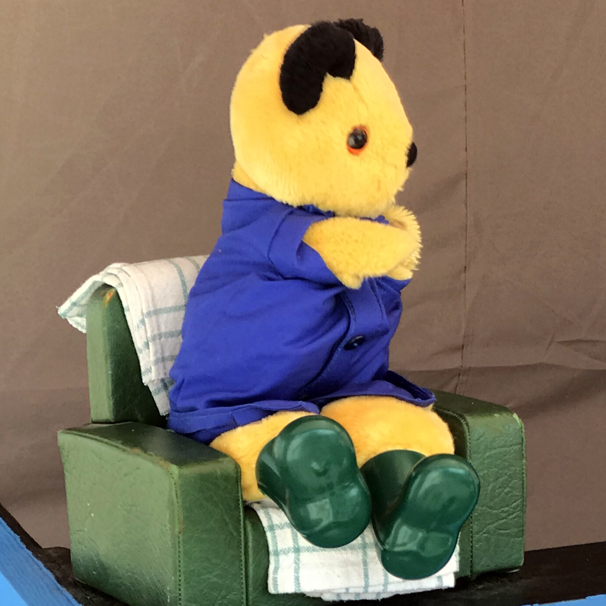 Sootyandco's tweet photo. Waiter, bring me three custard pies, a catapult, and your finest whoopee cushion... https://t.co/TFxfg4OEjY