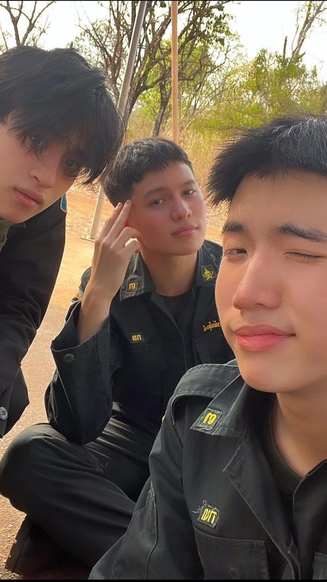 BellyNP_'s tweet photo. แก๊งเขาชนไก่ คีน โค้ด เลี่ยม https://t.co/YPYz9AcpLV