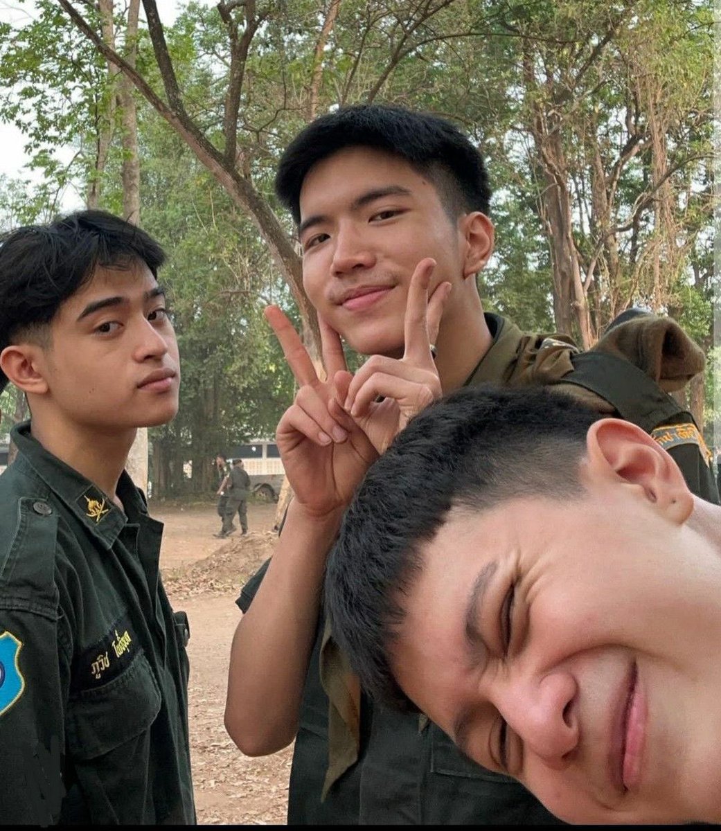 BellyNP_'s tweet photo. แก๊งเขาชนไก่ คีน โค้ด เลี่ยม https://t.co/YPYz9AcpLV