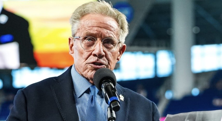 GlennGeffner's tweet photo. The greatest Marlin of them all signs off for the final time today. Congrats, Hut! https://t.co/SNn9hviQJN
