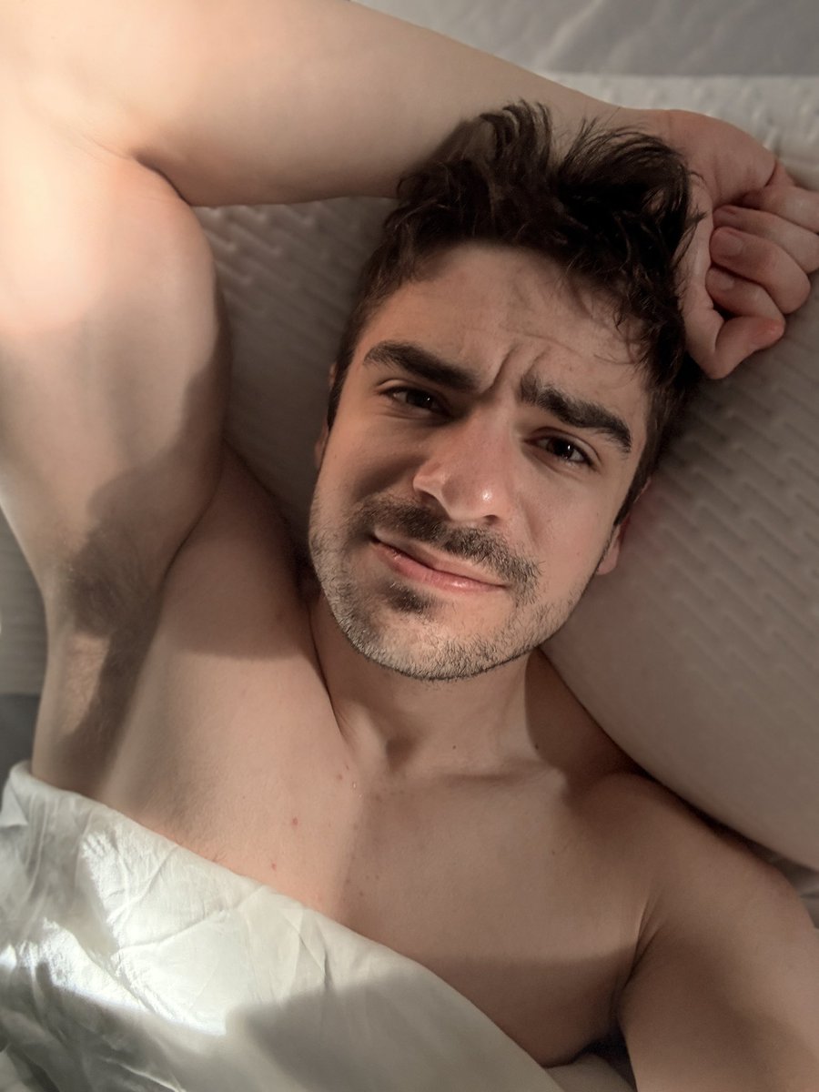 t_kobs's tweet photo. Sundays are for being lazy https://t.co/qIOFyf9suq
