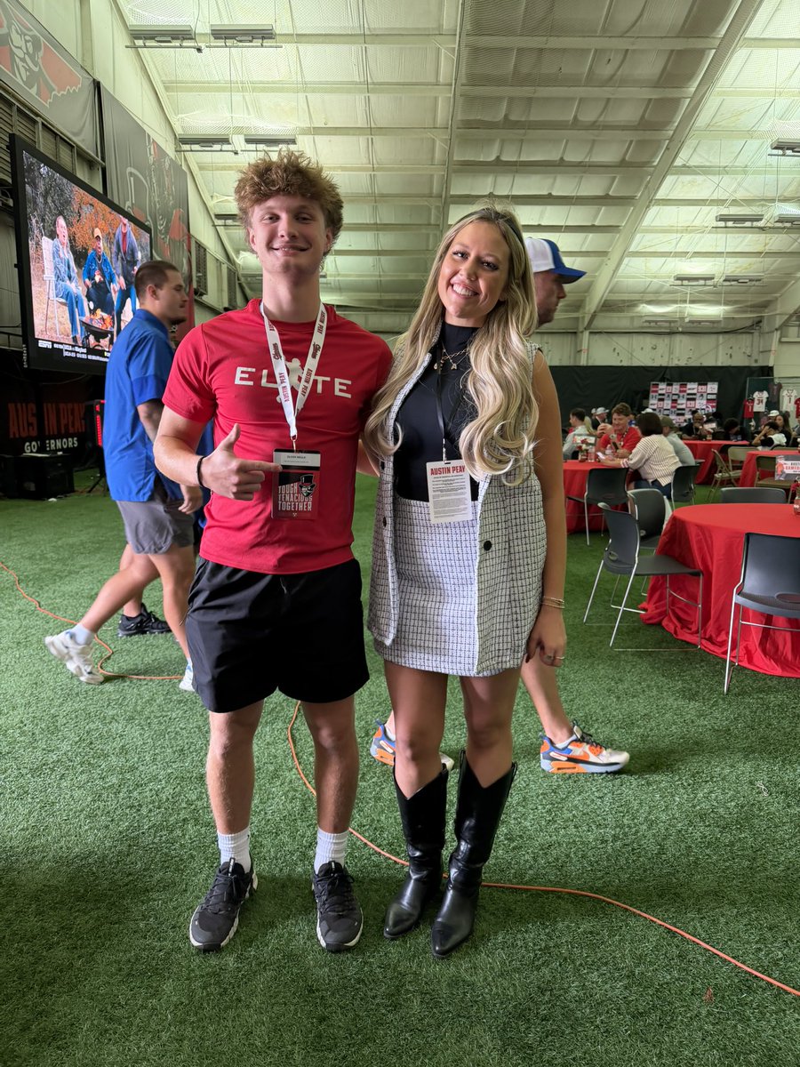 oliverjsiegle's tweet photo. I had an incredible time at Austin Peay yesterday. Thank you to @CoachFarisAPSU and @ashlynmwood for hosting me and @CoachSpur_APSU and @j_lloyd5 for the great conversation. I loved the @GovsFB atmosphere and culture! #letsgopeay

@AthleteLevel @CoachTBarr @PPathApp @BuckFitz @NCEC_Recruiting @615Preps @1CoachBailey @PRCoachBrim @PrepRedzoneTN @CSmithScout