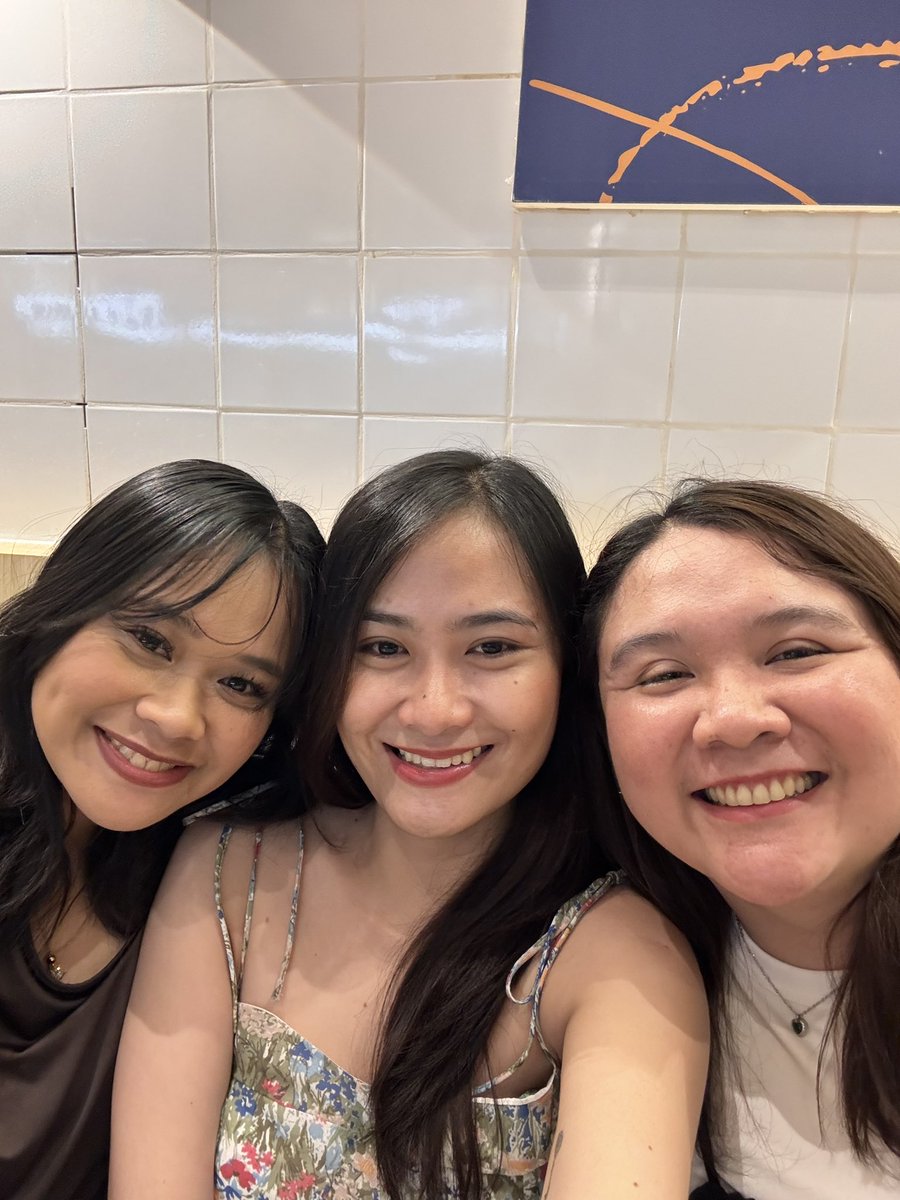 bufenarzoles's tweet photo. Small moments that arent small. 

I sooo love catching up w friends love u all dearly 💖 https://t.co/akZhX0LYUz