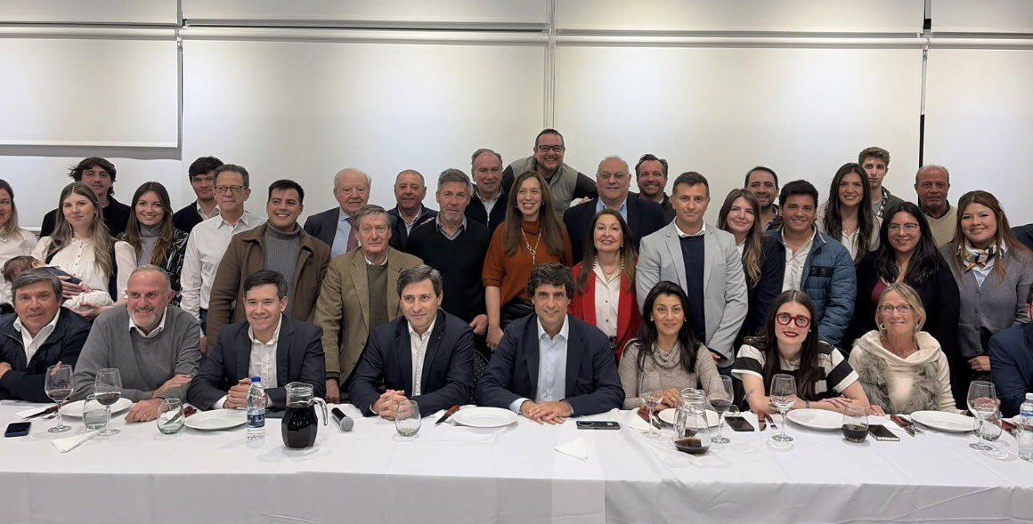 hernanlacunza's tweet photo. Esta semana, con PRO Jujuy, Salta, Formosa, Chaco, Misiones, Catamarca, Salta, Tucumán, Santiago del Estero, La Rioja, Santa Fe, Entre Ríos, CABA, PBA, La Pampa, Chubut, T. del Fuego
@JorgeTriaca @SchiavoniH @MARTINGOERLING @CaroBaroneBA @HualaVictoria @Pablo_Torello @enriquezjorge @mariuvidal @alfredodeangeli @catoardohain