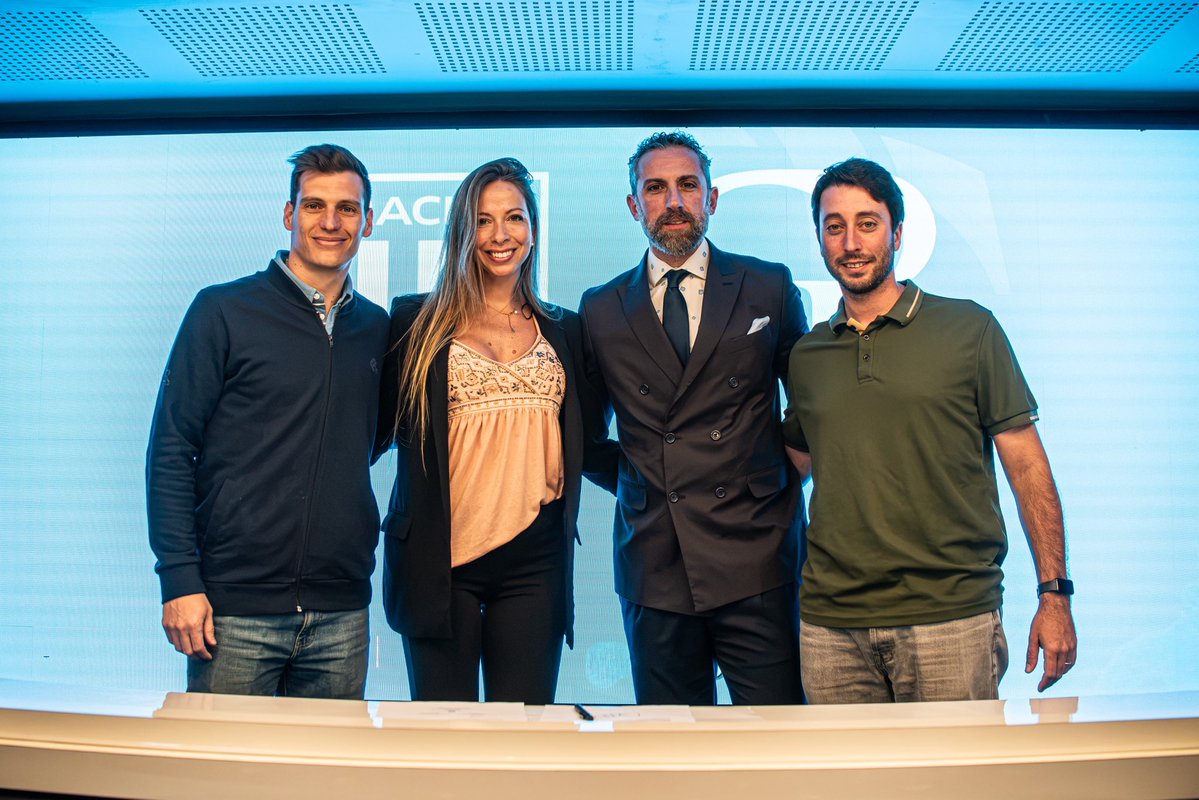 GRedaelli's tweet photo. Nos llena de orgullo seguir formando parte de esta gran historia 🥂

Gracias @RacingClub 🩵 siempre junto, siempre por más 💪

https://t.co/QPqWkgxRPd https://t.co/y7BE8G1BOU