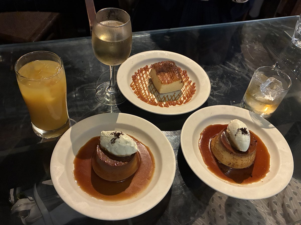 RitterEMBLEM's tweet photo. 夜はファイアーエムブレム方面の仲良い方々と夜カフェに行ってました🌃
1軒目で美味しい晩ご飯を食べて、2軒目で甘いものを満喫してきましたね🍽️🥮🍹
どっちのカフェも落ち着いた雰囲気が素敵で、居心地最高でした☺️✨
ご一緒して下さった方々ありがとうございました🙏 https://t.co/H8SWTXglZS