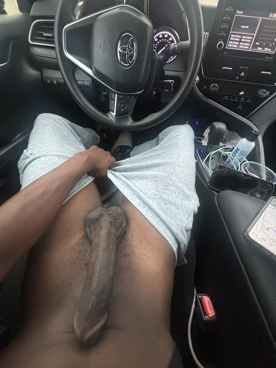 bigdoggv's tweet photo. If it comes past my belly button is it big🤔🥩 https://t.co/3Fnf1fhSUf