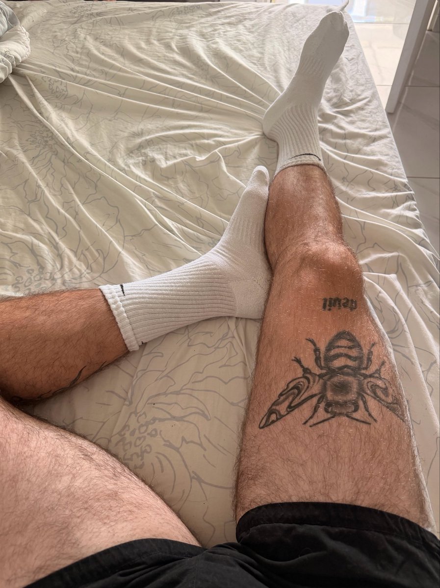 Le_V_69's tweet photo. #feet #boy https://t.co/iJguV99CVB