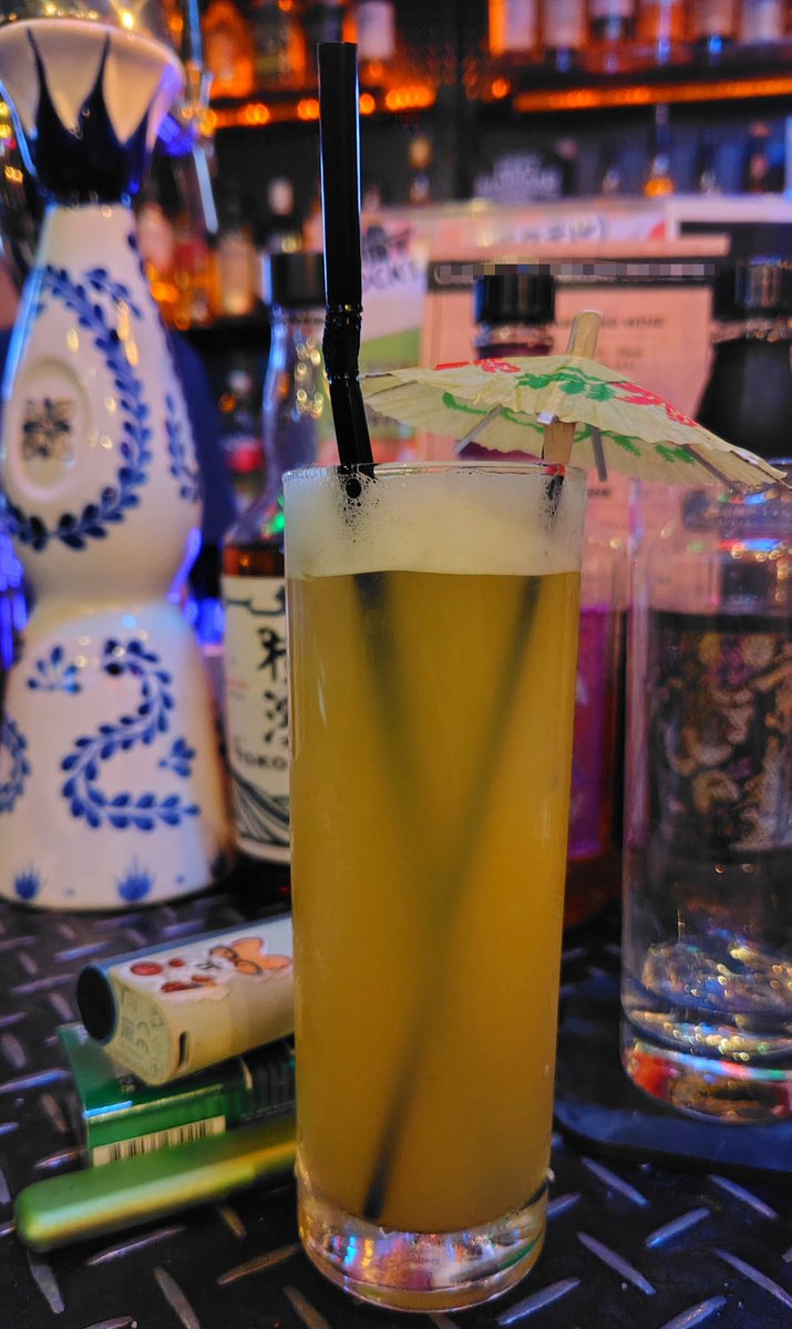 Ako53744640's tweet photo. 久しぶりのオリカク🍸️
テキーラベースだけど飲みやすく出来た！
名前はまだ無い🤗 https://t.co/q1f6mcH8F4