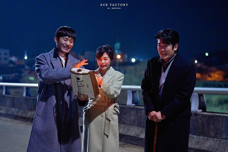 notsorryshark's tweet photo. 이거완전 해피만양

사람 친 적 없는 미국유학파 화가 박정제
문주시장으로 당선된 도의원
그냥 건실한 건설업 대표 이창진 https://t.co/nplXLrKYhR