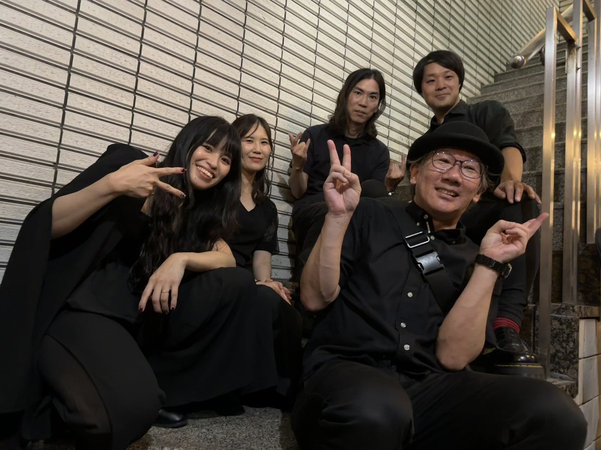 Moimoi333333's tweet photo. #pfes80 
改めておめでとうございます🎉
この場所があって本当によかった
感謝でいっぱい

仲間も沢山見に来てくれて嬉しかった

セトリは以下⬇️⬇️

moi＆ありさ
心のそばに/竜とそばかすの姫

理由界隈
完全無欠の無重力ダイブ/ギタドラ
ガラスのくつ/沙耶の唄
飛び方を忘れた小さな鳥/スターオーシャン3
River in the desert/ペルソナ5
Burn my dread/ペルソナ3
Life will change/ペルソナ5