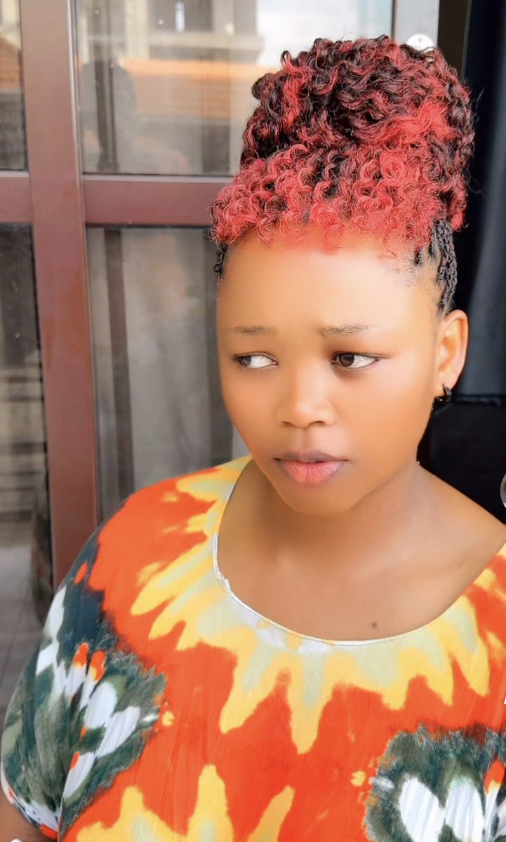 nakabugo_benita's tweet photo. How’s my new hair? 🫢🔥 Be honest… I think I ate this look! 😌💅🏽 https://t.co/K3vjPB1bEo