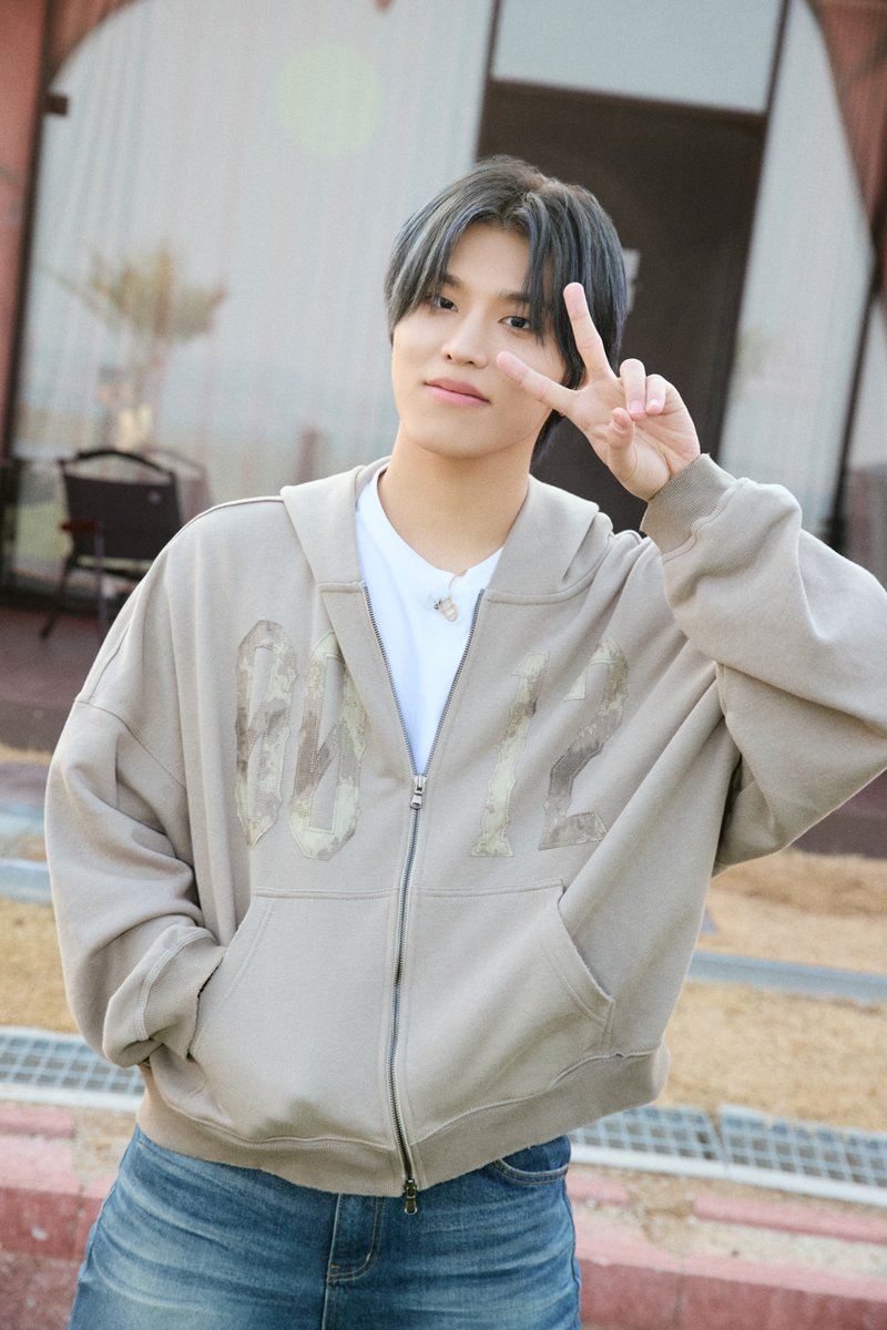 TREASUREunion's tweet photo. ONE HOUR LEFT UNTIL JEONGWOO’S BIRTHDAY! 

Let’s drop the tags and make it trend, Teumes 🎵

22 AUTUMNS ONE JEONGWOO ZERO SKIPS
#BestVocalTurnsTwentyTWOO
#ジョンウに愛の花束を
#정우를향한사랑이피어나는곳 https://t.co/V7zpwsthhQ