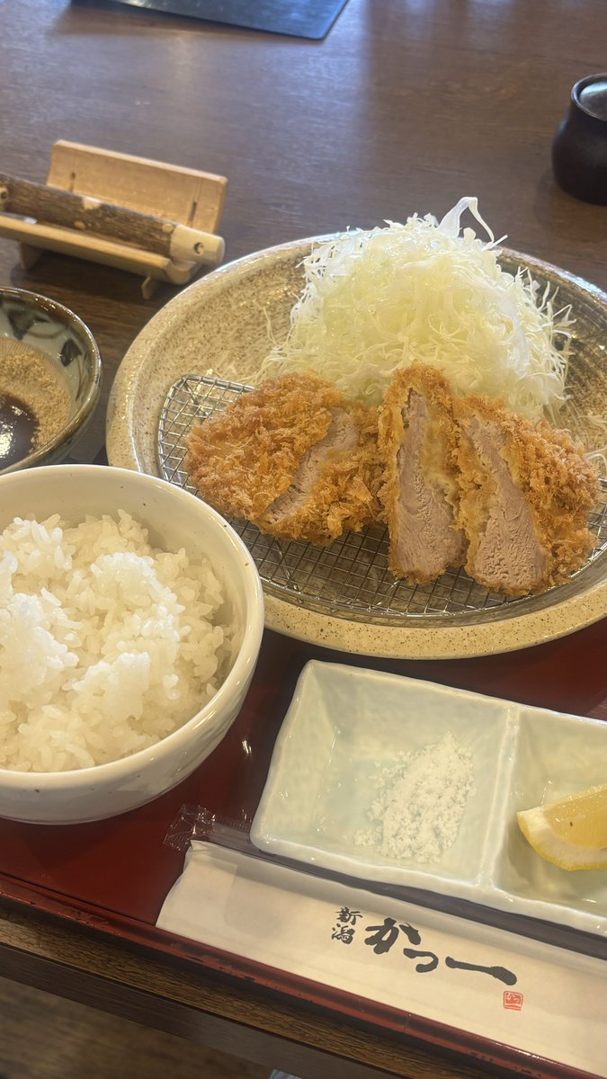 bobxiro's tweet photo. 먹는 건 잘먹어야겠지 응응 ｡｡｡ https://t.co/SexeCT0qwj