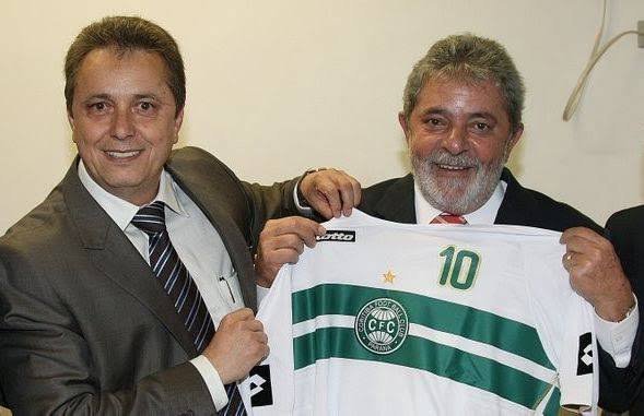 VeiodoCoxa's tweet photo. Politicos sao oportunistas, lembrem- se disso... https://t.co/O7RD3Yp4PS