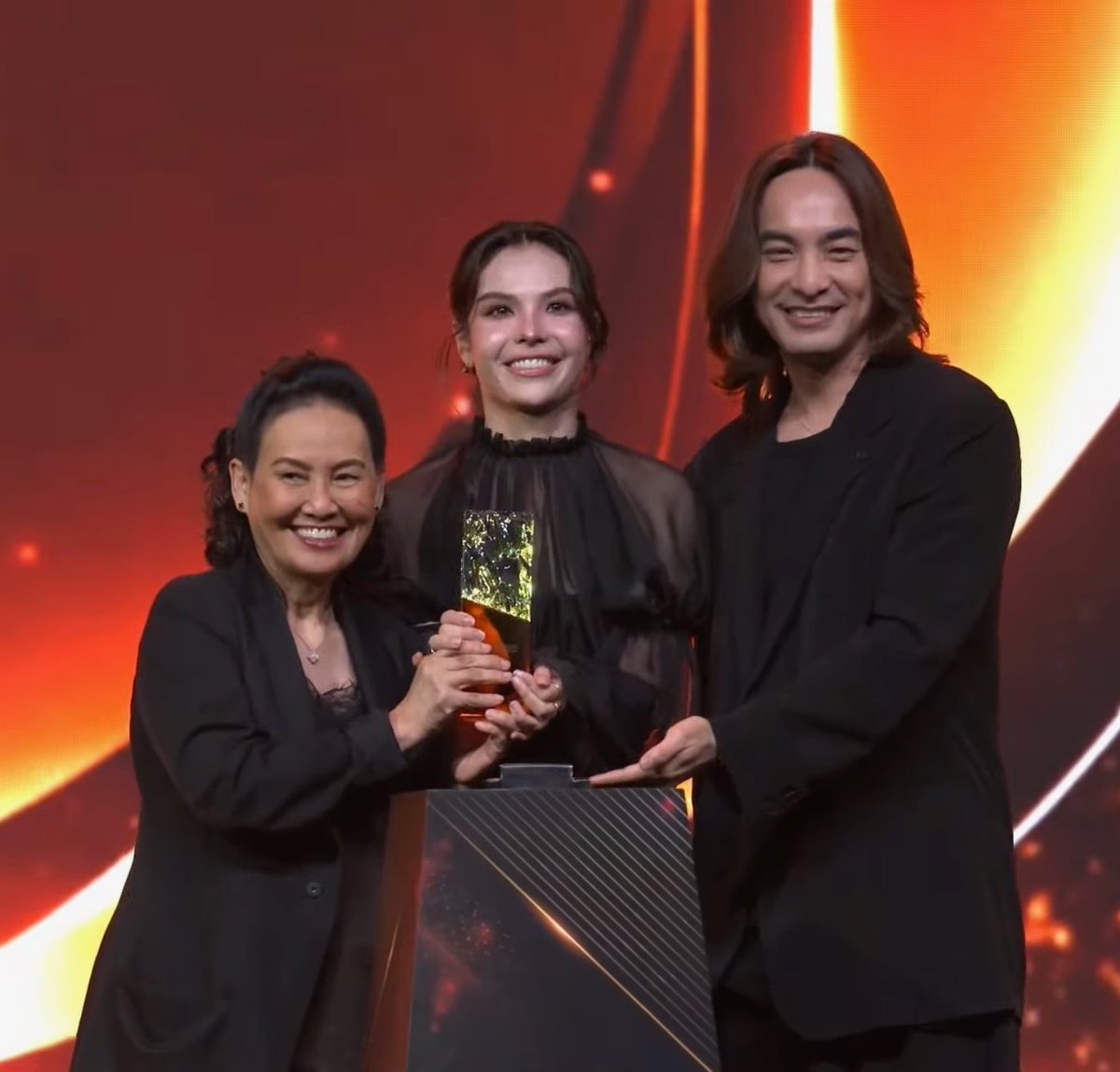 lmsyUS_Canada's tweet photo. Congratulations🏆🥹❤️!!!
Thank you Besties for coming together and showing our support to LMSY!

#Imsy #ลูกหมีซอนญ่า #SonyaSaranphat
#FEEDxKHAOSODAwards2026 https://t.co/MpWtsjYdI2