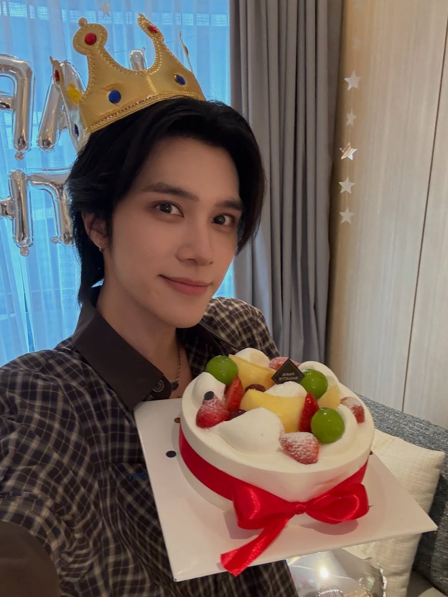 289film's tweet photo. 📸 #hendery instagram update: “Had so many surprises these two days wish I could stay a bit longer 🥹 thank you for all the love 💕” https://t.co/X0jXoyH17I