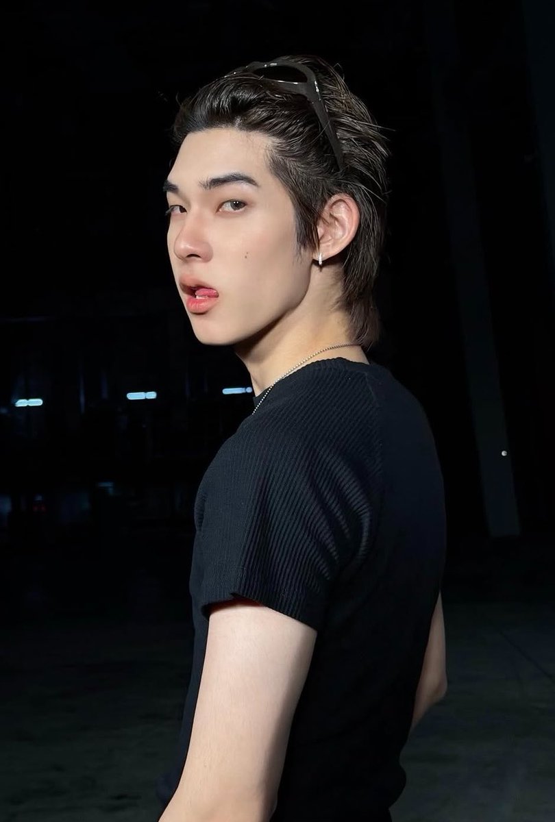 jxqpip's tweet photo. ท่าเดียวกันแท้ๆคนนึงเมะตี๋ คนนึงเคะหมวย https://t.co/1X1OAmevST