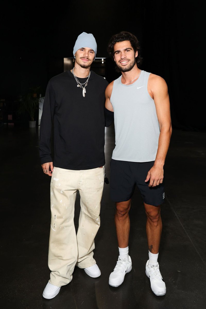 carlosalcarazbr's tweet photo. Carlos Alcaraz e Romeo Beckham.

#LaverCup https://t.co/jKhdPU07WZ