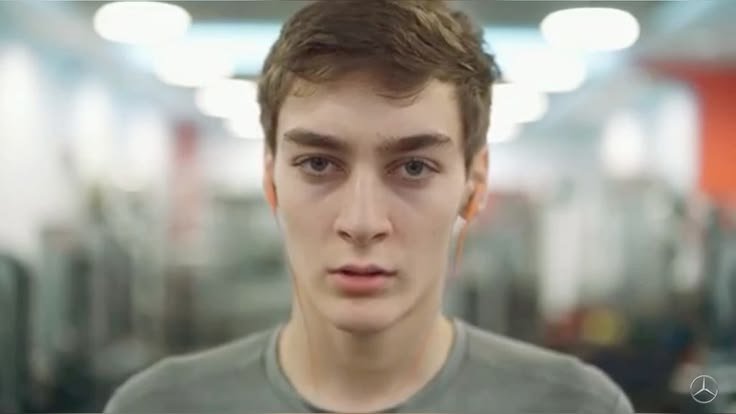 Taksik_3's tweet photo. Пытаюсь сдерживать рвотные позывы, когда в и без того плохих зарисовках по ф1, авторы начинают юзать иишные фотки с пилотами ☠️ https://t.co/3tRxKPz8HH