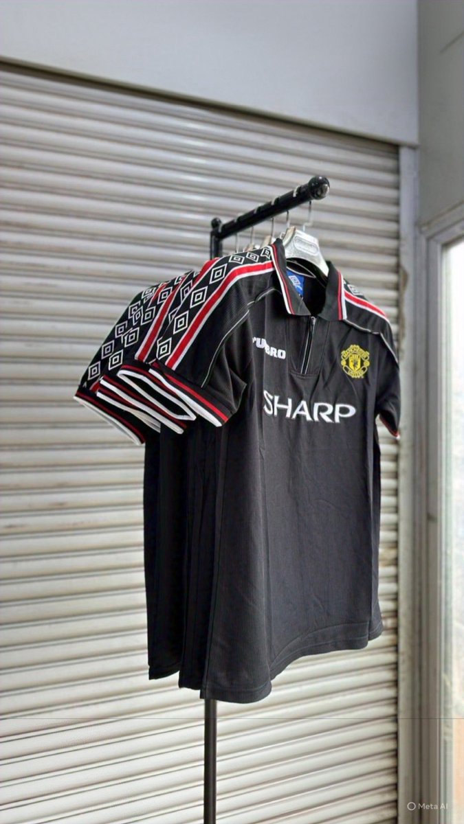 KAMPALACONFIDES's tweet photo. Manchester United; 1994 to 1996.

The Umbro legends. https://t.co/hetxcC7AZr