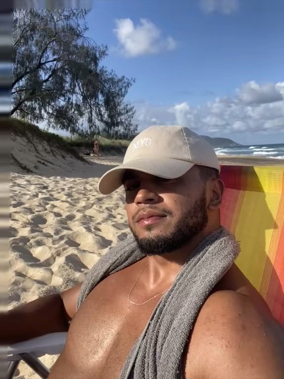 Rodriguesmau1's tweet photo. Vontade de uma prainha 🔥 Goiânia e perfeita 😍 mas podia ter uma prainha ☀️🍁🍀🌞 https://t.co/DsYEfsiqh1