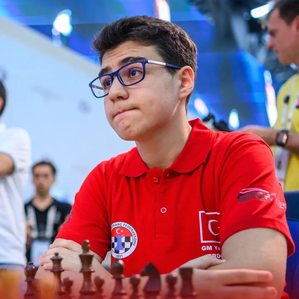 DikenComTr's tweet photo. GM Yağız Kaan Erdoğmuş, Özbekistan’daki 46’ncı FIDE Satranç Olimpiyatı’nı yenilgisiz tamamlayarak 15 yaşında ulaşılan en yüksek ELO puanı rekorunu kırdı

https://t.co/pP1HeF5wiq https://t.co/2yH48oeV4N