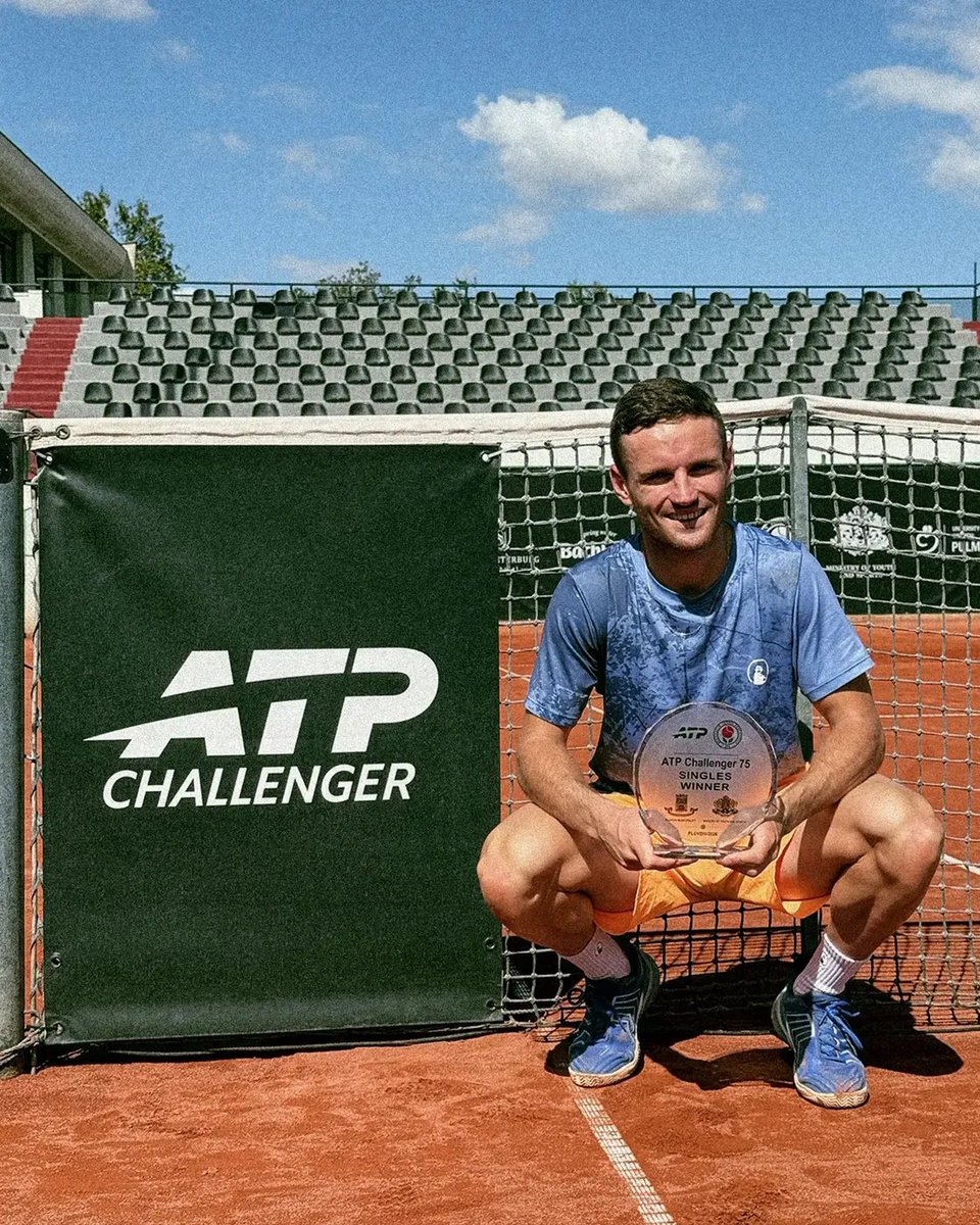 RFETenis's tweet photo. No hay tres sin cuatro… ¿o no era así la frase? 😅🏆

¡4️⃣º título #ATPChallenger para Max!

📸 @ATPChallenger https://t.co/bRJZgzI4SA