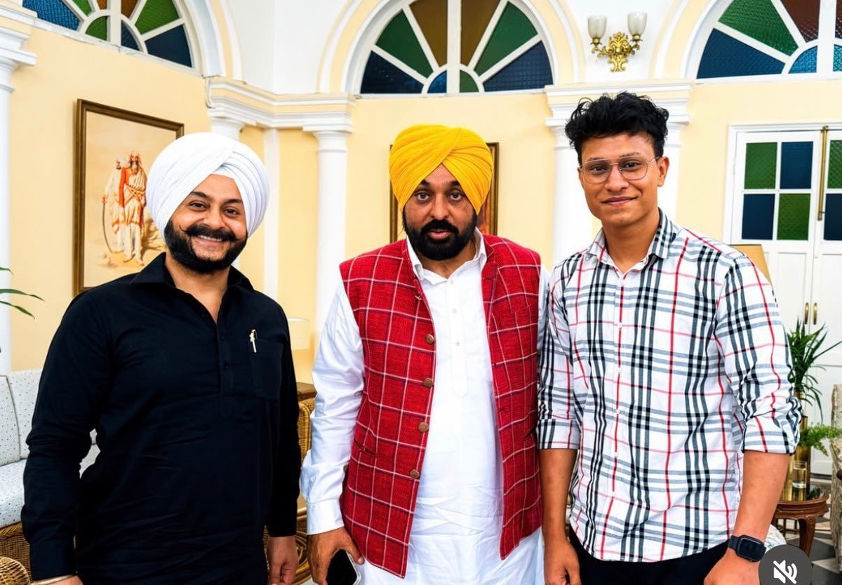 NewsArenaIndia's tweet photo. Sahib Singh, the man who abused Parvesh Verma’s family today, is a habitual offender.

He was previously arrested by Delhi Police in another case. https://t.co/Zv6wecGMLL