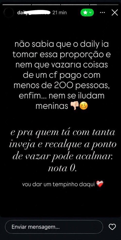 souzafrr_'s tweet photo. E ela ataca novamente! Ué, tu não era a peligrosa? 🤣 Sustenta tuas coisas, sonsa. Sabia que isso ia vazar e mesmo assim postou, mesmo em um cf pago com 200 pessoas. Tu simplesmente botou o pau na mesa e mandou o povo medir, e agora tá nessa? Puta sonsa da porra 🤣🤣 https://t.co/yYRfvvHvVk